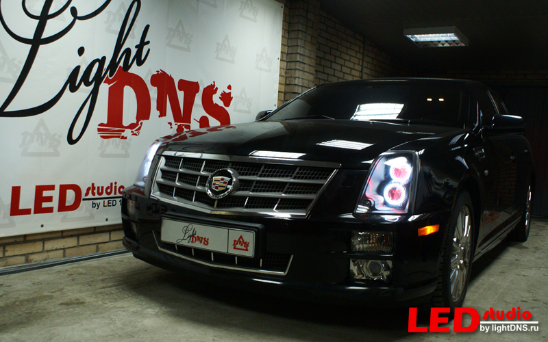 Cadillac STS  