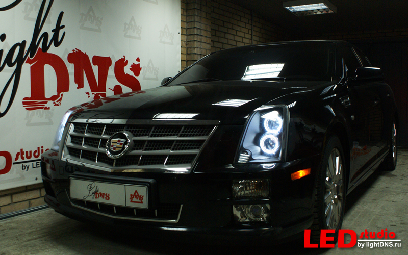 Cadillac STS  