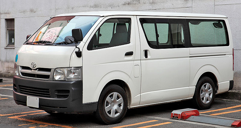 TOYOTA HI-ACE (2005 - ..)